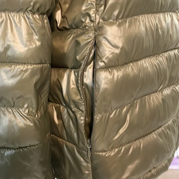 Gap Army Green Packable Down Alternative Jacket in XXL - Picture 3 of 6